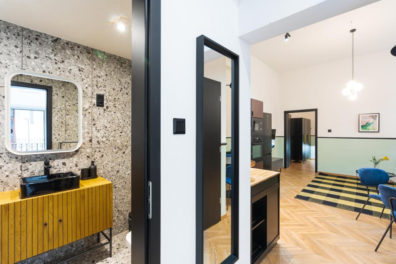 Luxury Peaceful Apartment By The St Stephen'S Basilica Boedapest Buitenkant foto